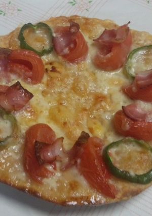 トマトとベーコンのピザ-レシピのメイン写真