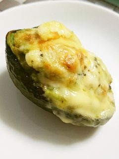 ゴママヨアボカドのチーズ焼き-レシピのメイン写真