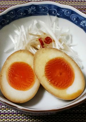 お酒のつまみに♪ ピリ辛 味付け卵-レシピのメイン写真
