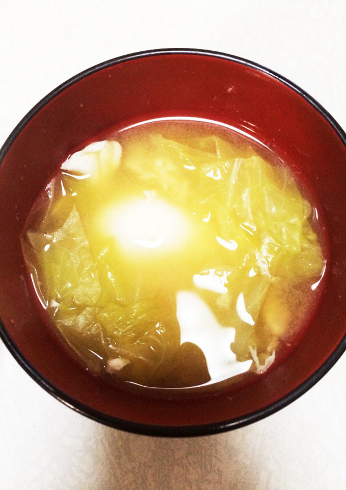 キャベツと丸ごと卵のお味噌汁-レシピのメイン写真