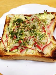 お好み焼き風☆かにかまチーズトースト-レシピのメイン写真