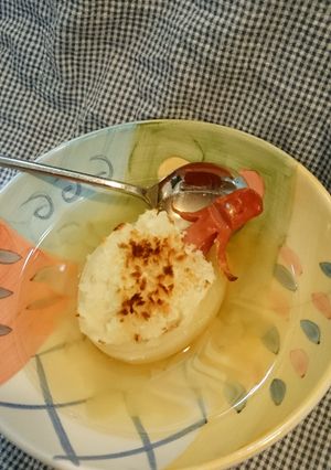 ソーセー人が入浴！？玉ねぎカップグラタン-レシピのメイン写真