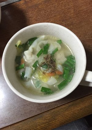 簡単ワンタンスープ-レシピのメイン写真