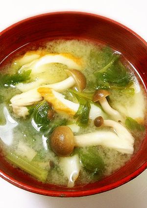 セロリの葉と竹輪のお味噌汁☆美味しいよ!-レシピのメイン写真