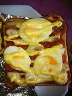 超簡単冷凍食パンで美味しい本格ピザゆで卵-レシピのメイン写真