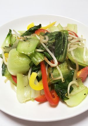 ダイエットに！青梗菜とパプリカの炒め物-レシピのメイン写真
