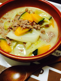 簡単!ひき肉と春キャベツのクリーム煮風-レシピのメイン写真