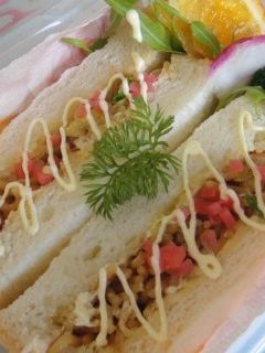 焼きそばサンド☆辛子マヨ風味♪-レシピのメイン写真
