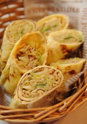オイスター焼きそばのラップサンド-レシピのメイン写真