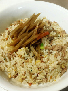 リメイク!きんぴらごぼうで炒飯-レシピのメイン写真