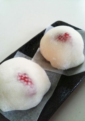 ハマる！生クリームたっぷり雪苺娘♡苺大福-レシピのメイン写真