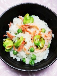 桜エビと春のお豆の炊き込みごはん♪-レシピのメイン写真