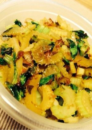 お弁当にも♪セロリの炒め物-レシピのメイン写真