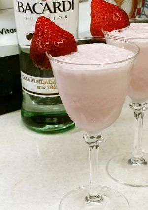 ミキサーでふわとろ～イチゴミルクラム-レシピのメイン写真