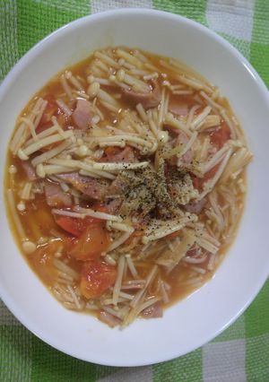 簡単絶品！エノキとトマトの炒めもの-レシピのメイン写真