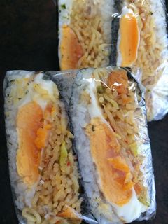 ピリッと焼きそばおにぎらず-レシピのメイン写真