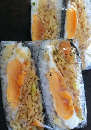 ピリッと焼きそばおにぎらず-レシピのメイン写真