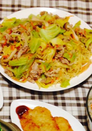 野菜たっぷり！彩り焼きそば弁当♪-レシピのメイン写真