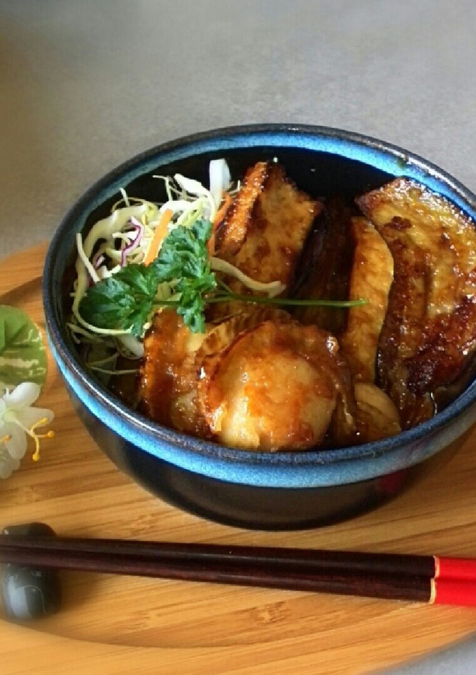 焼きナスとホタテの蒲焼き丼-レシピのメイン写真