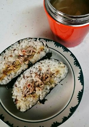 残り物活用!塩焼そばdeおにぎらず弁当-レシピのメイン写真