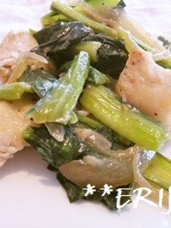 鶏むねと小松菜のガーリックバター炒め♪♪-レシピのメイン写真