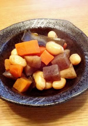 大豆、昆布、人参、こんにゃくで五目豆？-レシピのメイン写真
