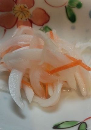 新玉ねぎと人参の甘酢和え-レシピのメイン写真