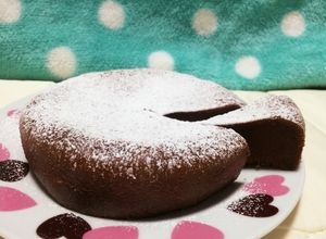 材料4つで簡単！炊飯器でガトーショコラ♡-レシピのメイン写真