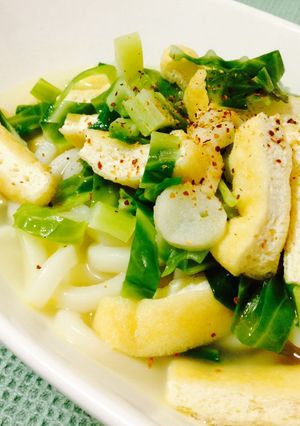 春キャベツの外葉と油揚げで京風うどん-レシピのメイン写真