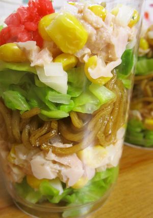 ピクニックに連れってて「カップ焼きそば」-レシピのメイン写真