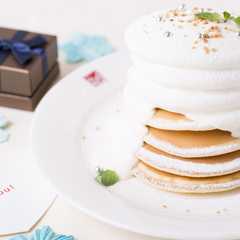 รูปของ ホワイトチョコのタワーパンケーキ☆