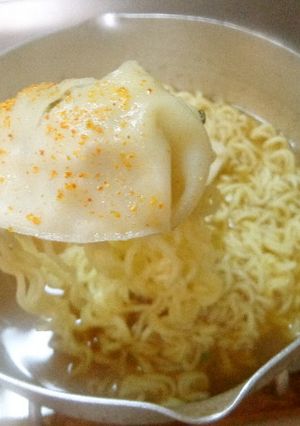 最速の餃子入りインスタントラーメン-レシピのメイン写真