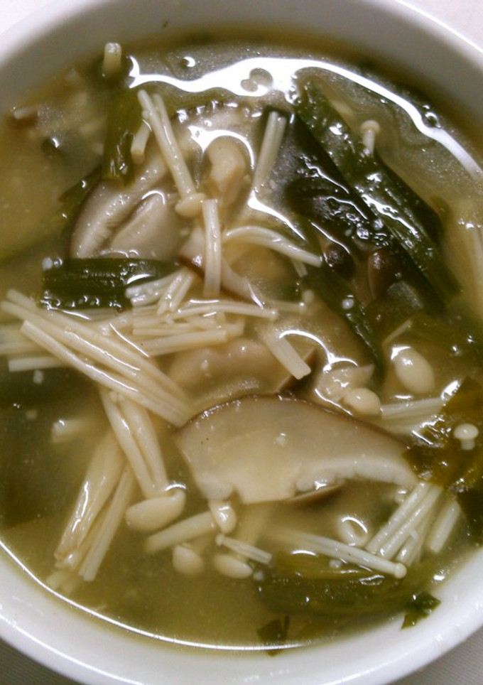 簡単　ワカメ　ニラ　きのこの　中華スープ-レシピのメイン写真