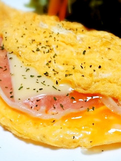 ◆ちょっと贅沢♡生ハムとチーズオムレツ◆-レシピのメイン写真