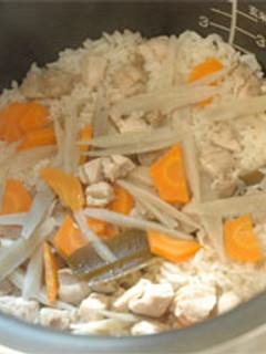 ボリュームたっぷりかしわ飯-レシピのメイン写真