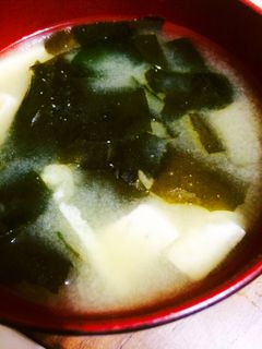 豆腐と揚げとワカメの味噌汁-レシピのメイン写真