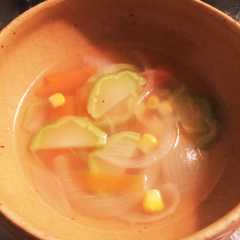 รูปของ ブロッコリーの茎入り 本だし野菜スープ