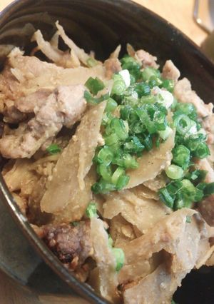 ごぼうと豚ちゃんの味噌丼-レシピのメイン写真