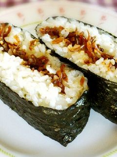 春の訪れ♪いかなごの釘煮でおにぎらず-レシピのメイン写真