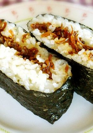春の訪れ♪いかなごの釘煮でおにぎらず-レシピのメイン写真