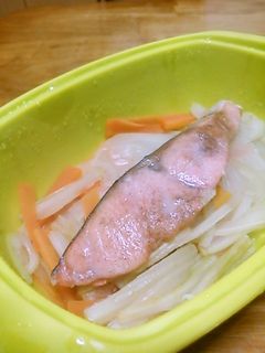 レンジで簡単!!鮭のワイン蒸し-レシピのメイン写真