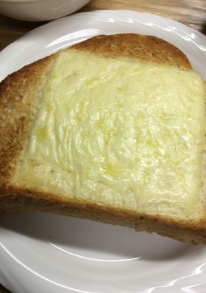 ライ麦粉入りの食パンのチーズトースト-レシピのメイン写真
