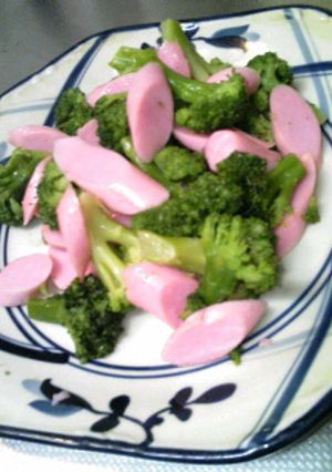 ブロッコリーと魚肉ソーセージの炒め物-レシピのメイン写真