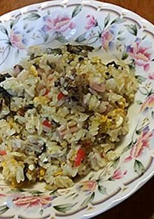 意外と好評！魚肉ソーセージ高菜チャーハン-レシピのメイン写真