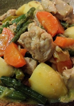 一品でお腹満足♪鶏肉のカレークリーム煮-レシピのメイン写真