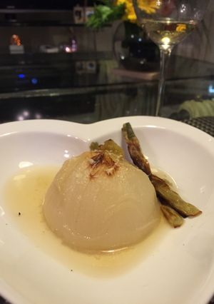 丸ごと新玉ねぎスープ♡アーリオオリオ添え-レシピのメイン写真