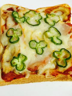 朝食 ランチに ピーマンのピザトースト-レシピのメイン写真
