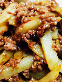 じゃがいもとひき肉の炒め物-レシピのメイン写真