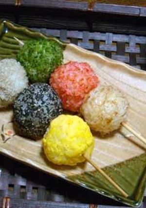 行楽弁当にも♪三色団子風おにぎり-レシピのメイン写真