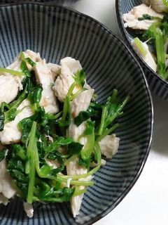 豆苗と蒸し鶏の梅和え-レシピのメイン写真